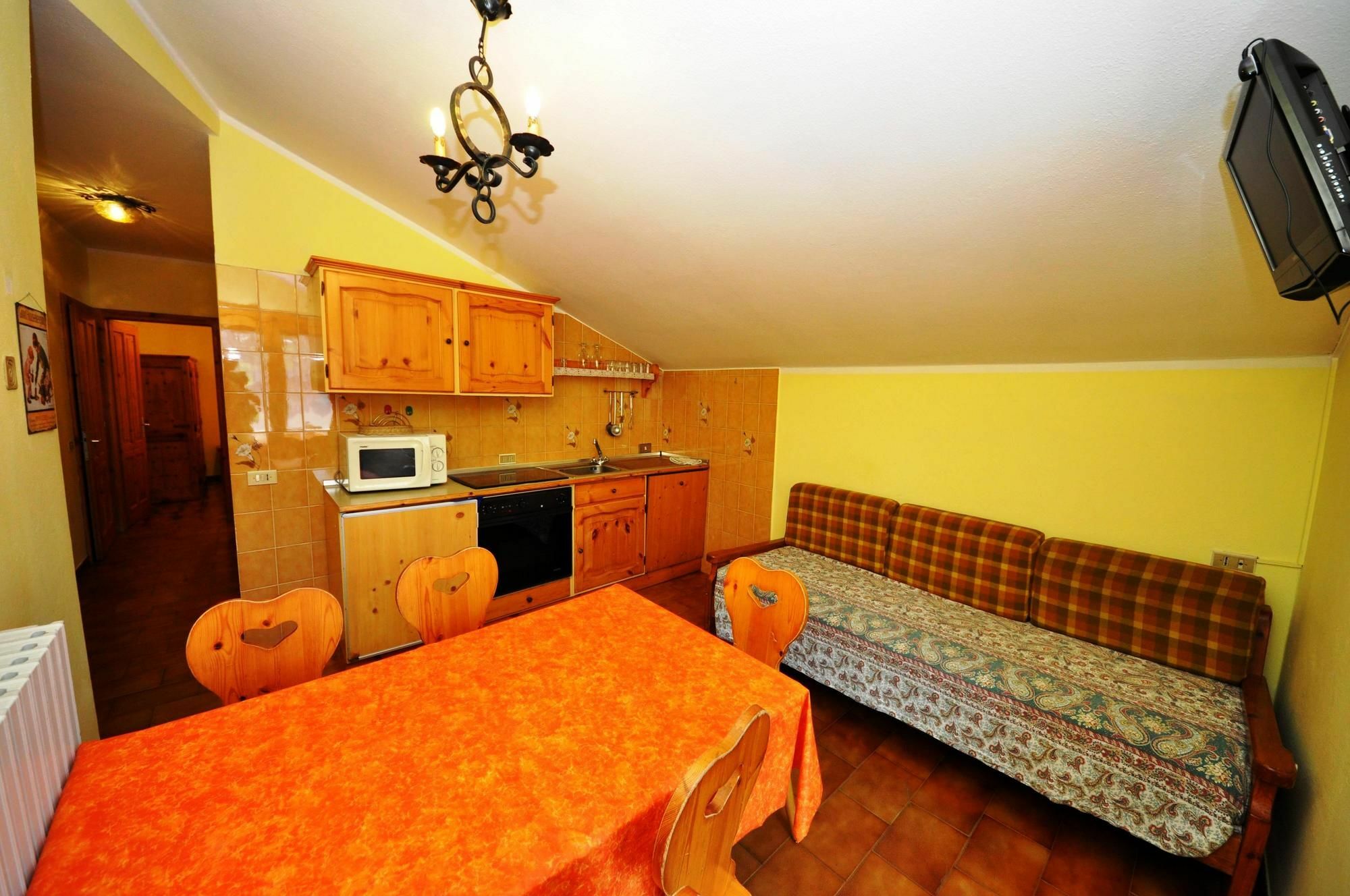 Residence Casa Longa By Livigno Accomodation المظهر الخارجي الصورة
